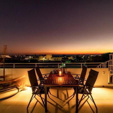 Ephantasy Living - Luxury Home With Roof Garden Каламаки Экстерьер фото